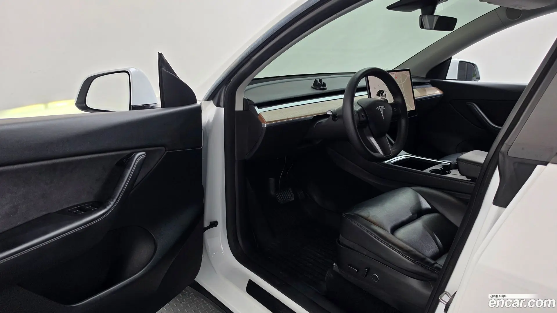 Tesla Model Y Standard Range RWD