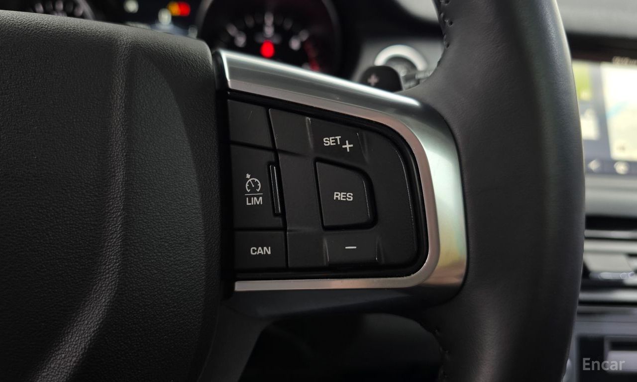 Land Rover Discovery Sports 2.0 TD4 SE (150 horsepower) 2018