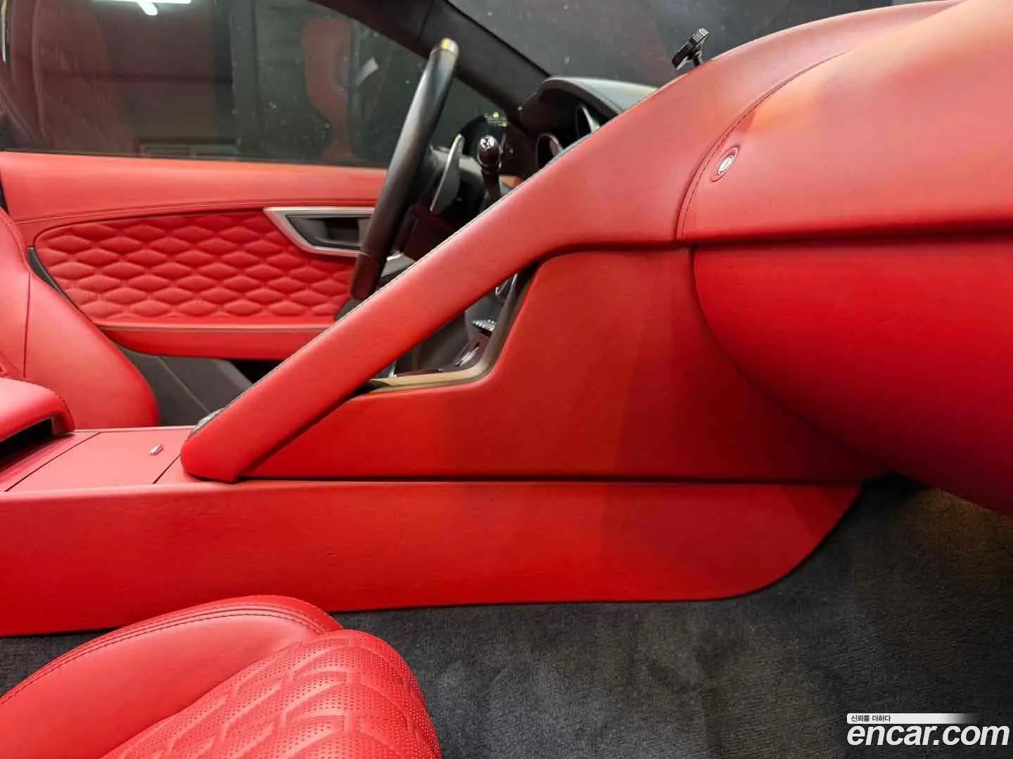 Jaguar F-TYPE 5.0 SVR Convertible AWD