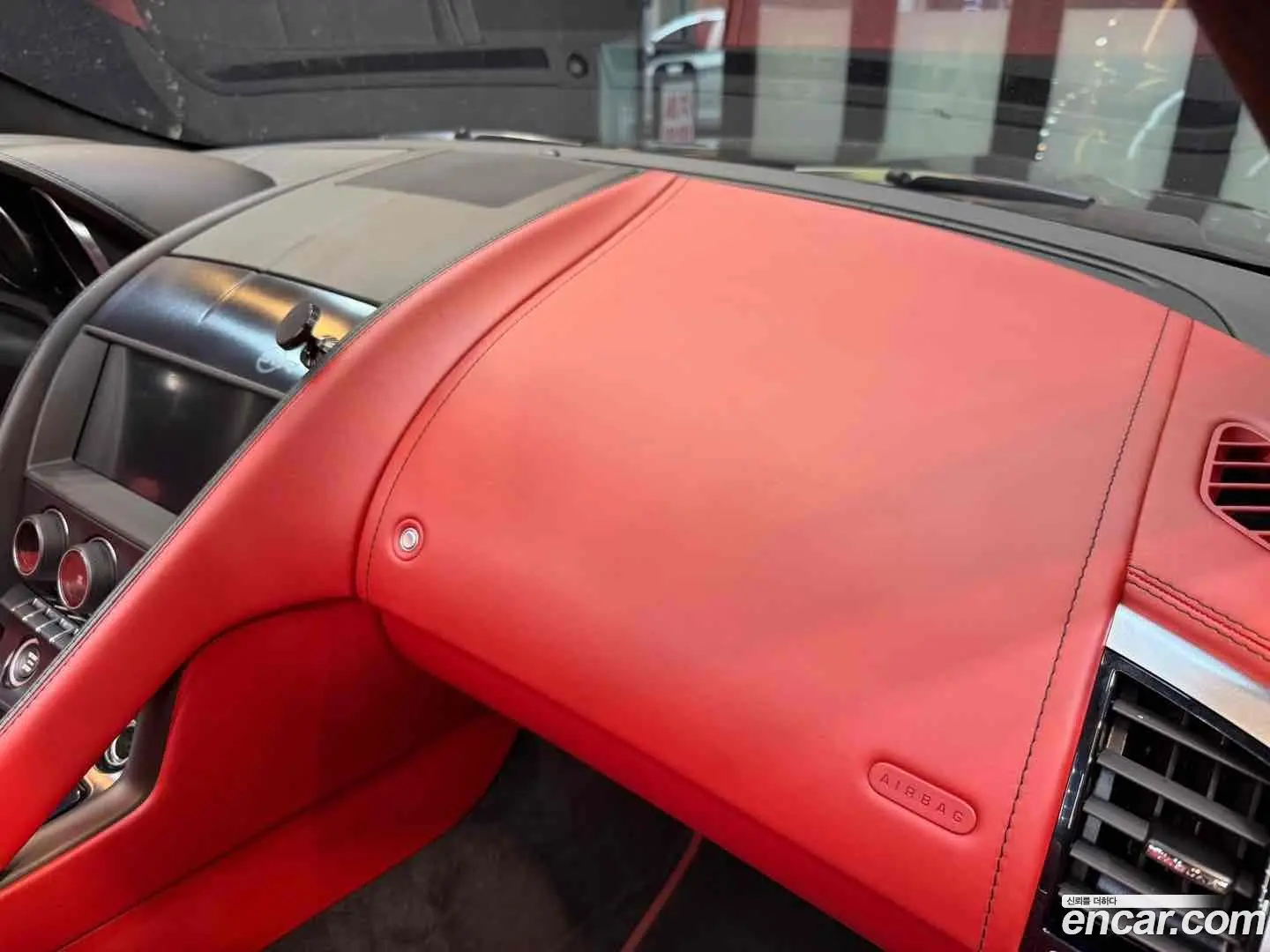 Jaguar F-TYPE 5.0 SVR Convertible AWD