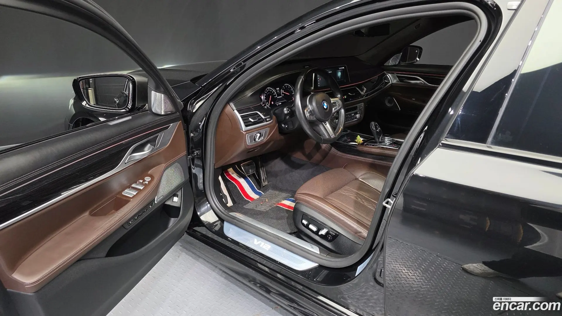 BMW 7-Series M760Li xDrive