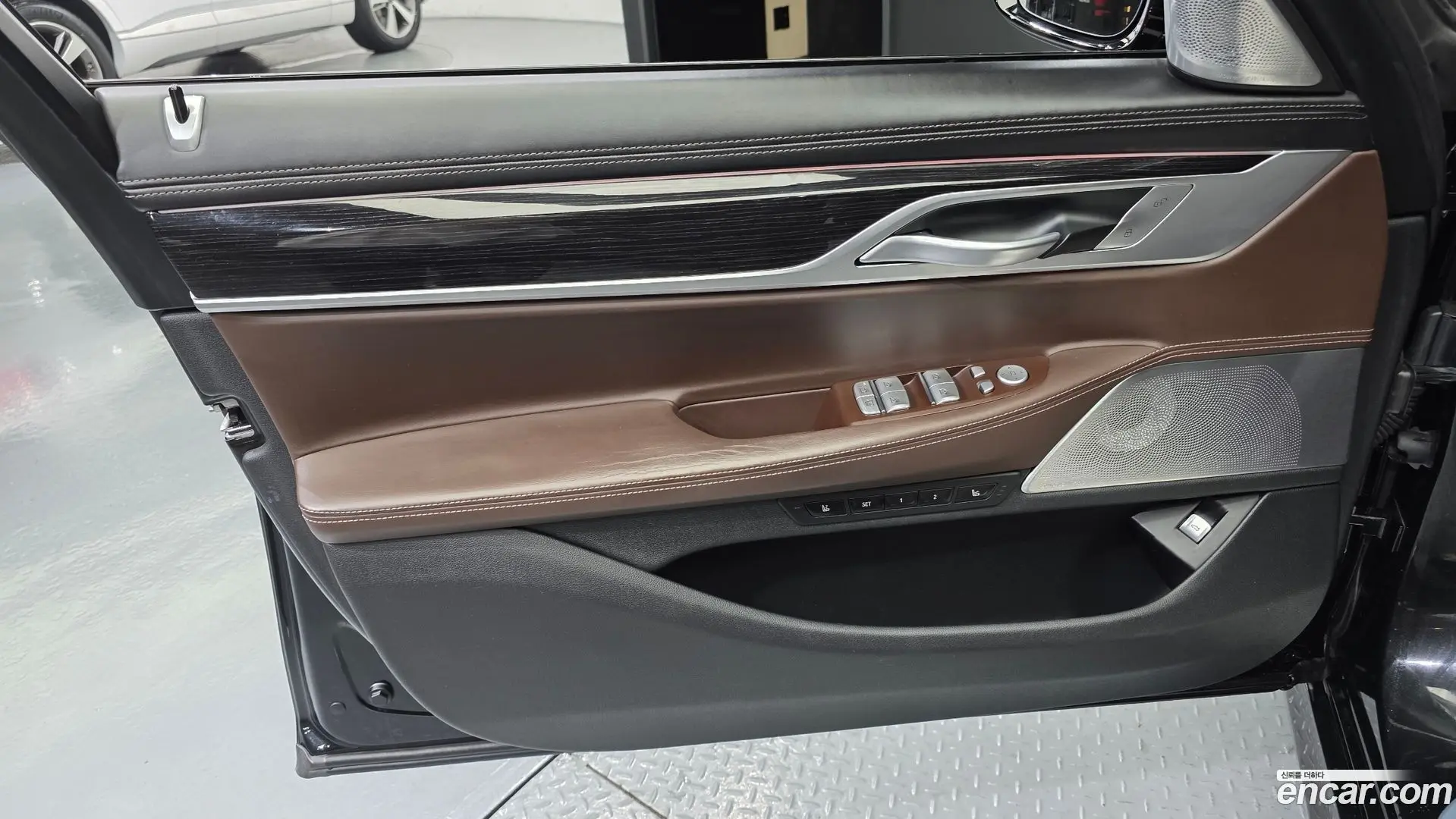 BMW 7-Series M760Li xDrive