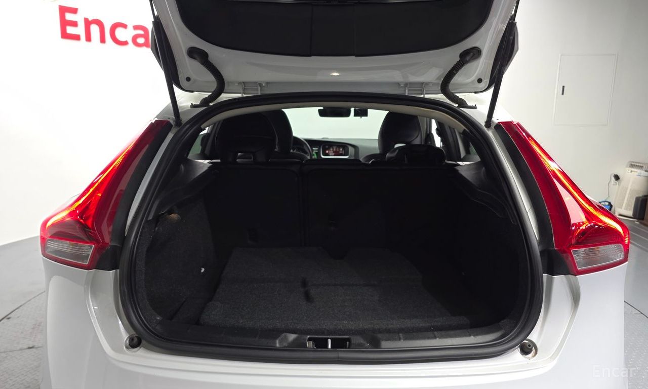 Volvo V40 Cross Country D3 2019