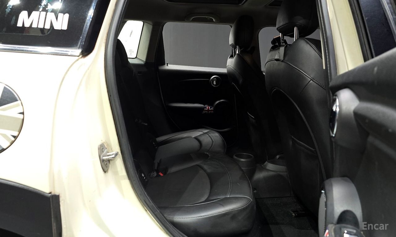 Mini Cooper D 5-Door Mid 2017