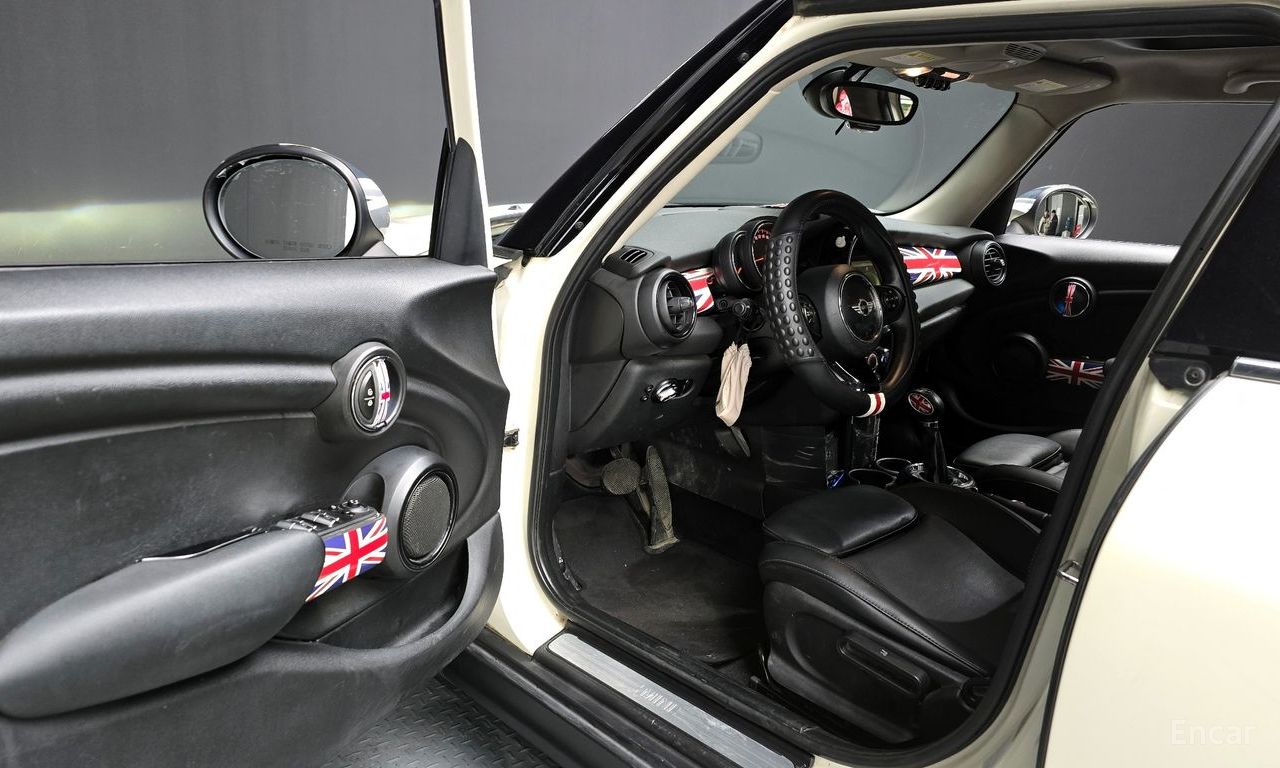 Mini Cooper D 5-Door Mid 2017