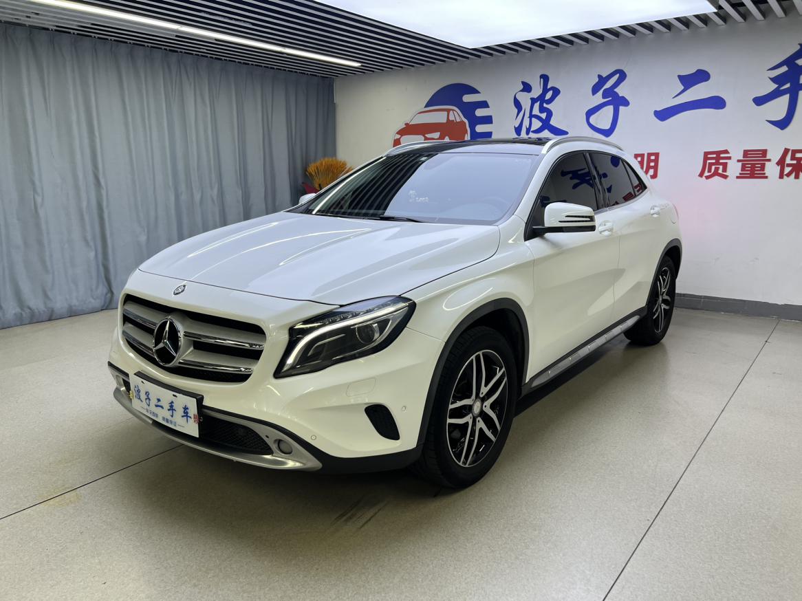 Mercedes-Benz GLA 2016 GLA 200 Fashion Model