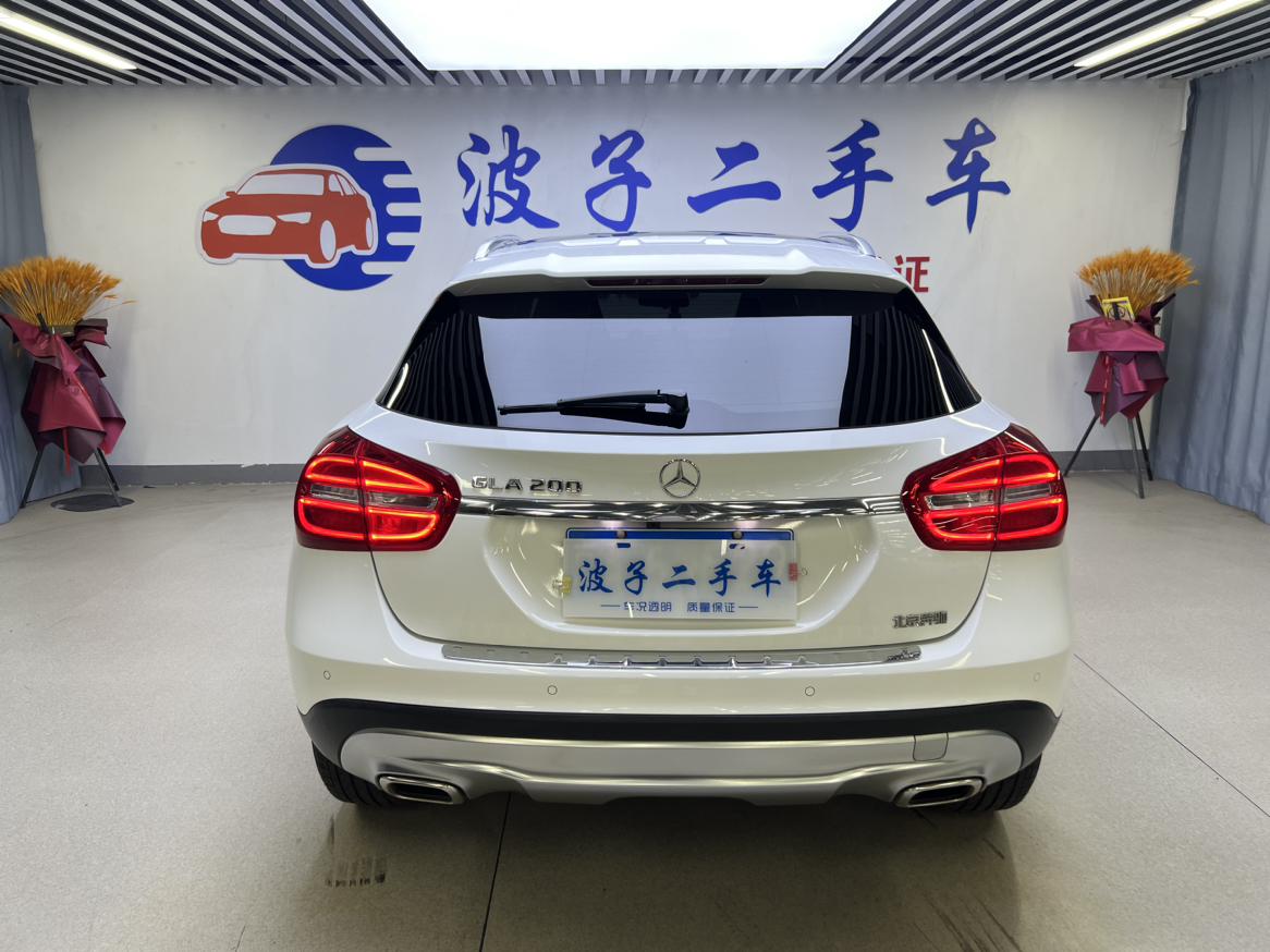 Mercedes-Benz GLA 2016 GLA 200 Fashion Model