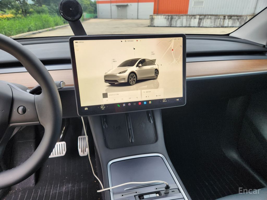 Tesla Model Y RWD 2025