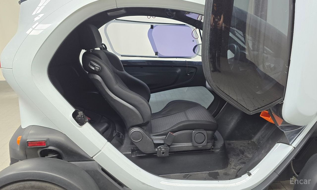 Renault Korea (Samsung) Twizy Intense (2-seater) 2018