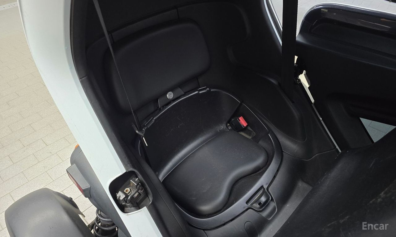Renault Korea (Samsung) Twizy Intense (2-seater) 2018