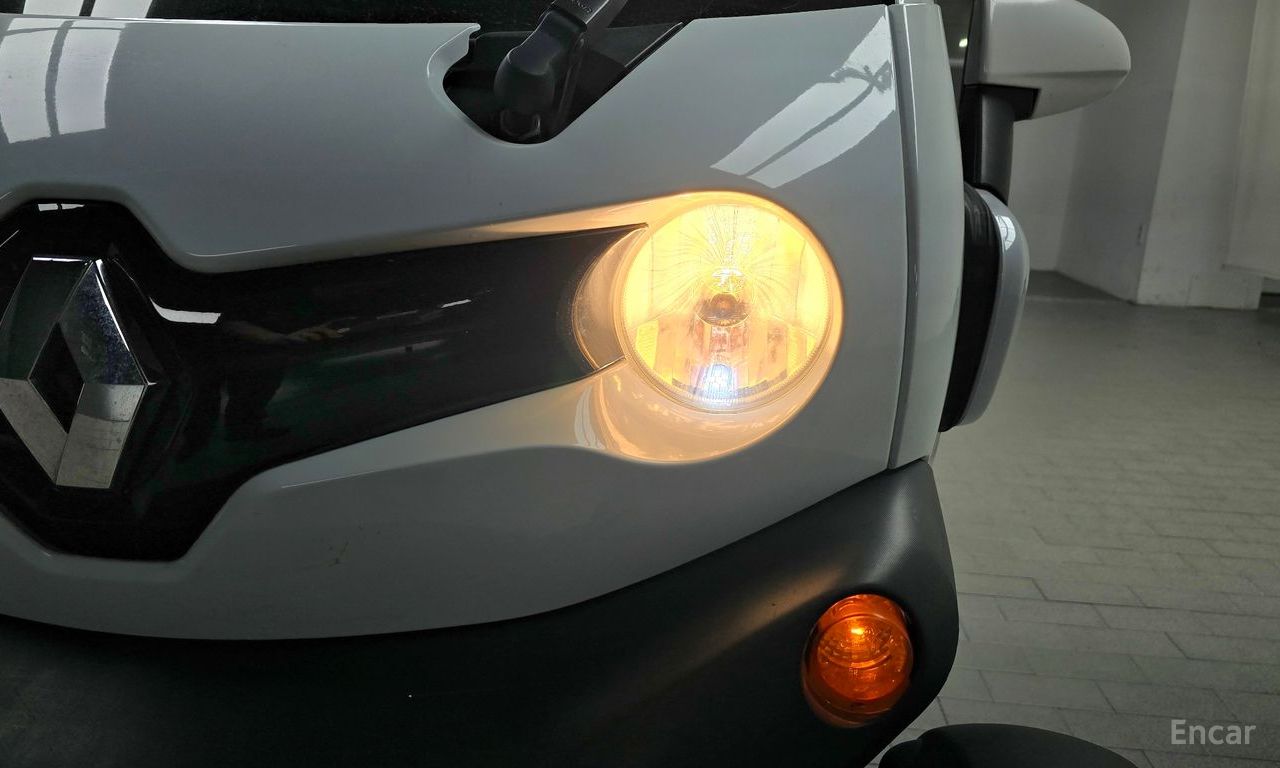 Renault Korea (Samsung) Twizy Intense (2-seater) 2018
