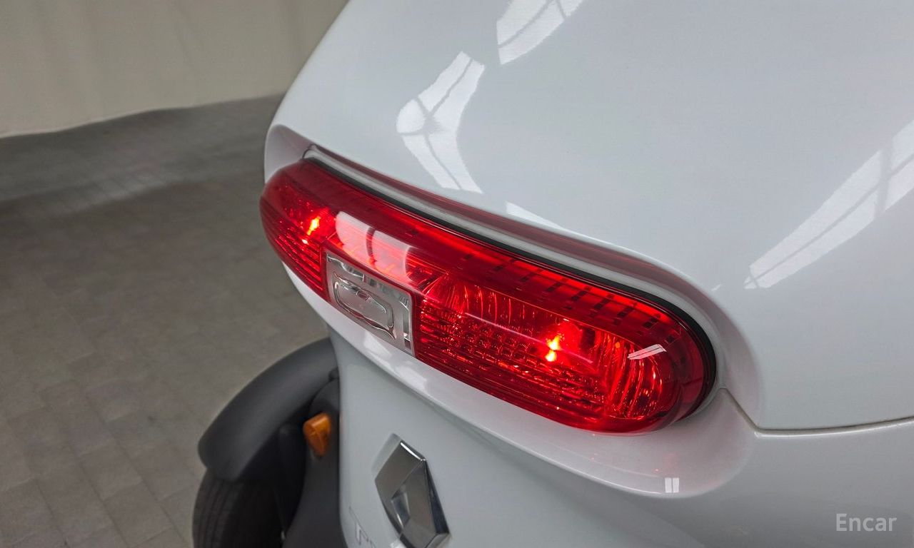 Renault Korea (Samsung) Twizy Intense (2-seater) 2019
