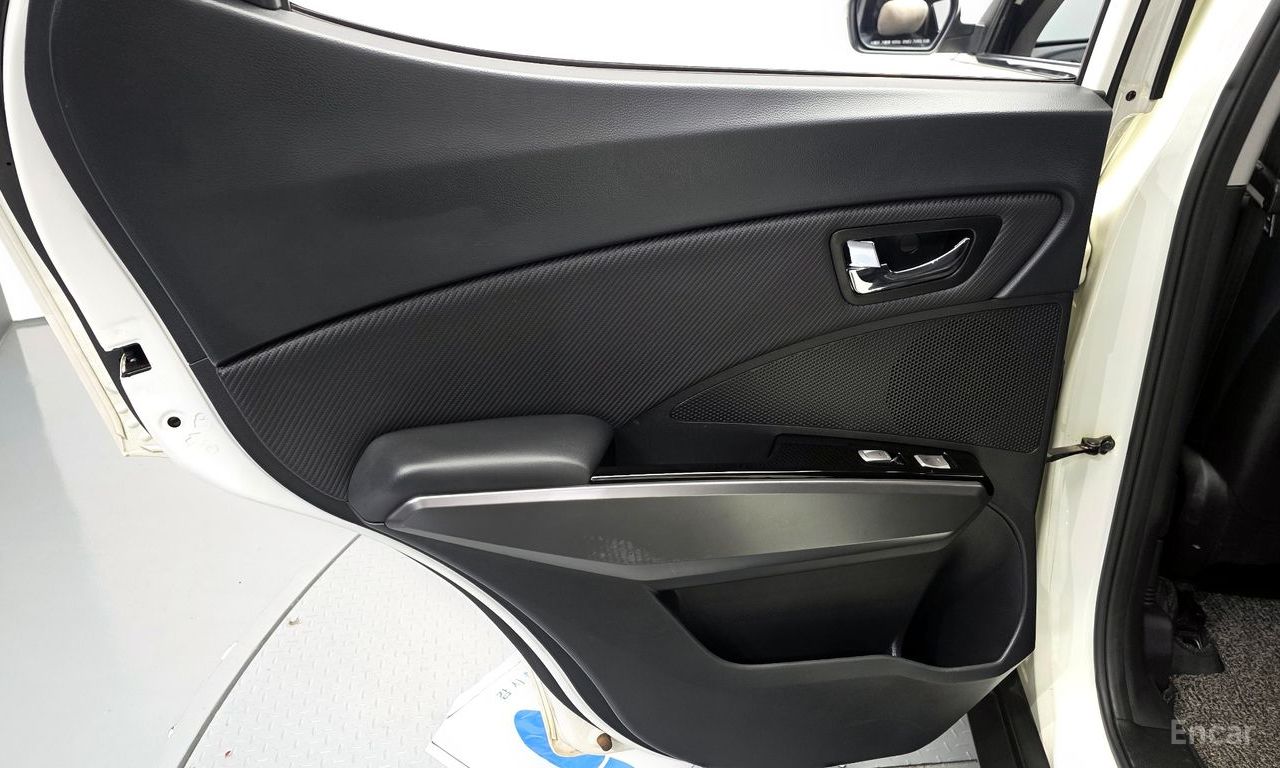 KG Mobility (Ssangyong) Tivoli Air Diesel IX 2WD 2017