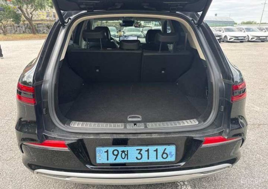Genesis Electrified GV70 e-AWD 2024