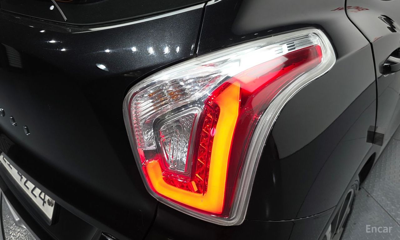 KG Mobility (Ssangyong) Tivoli LX 2WD 2015