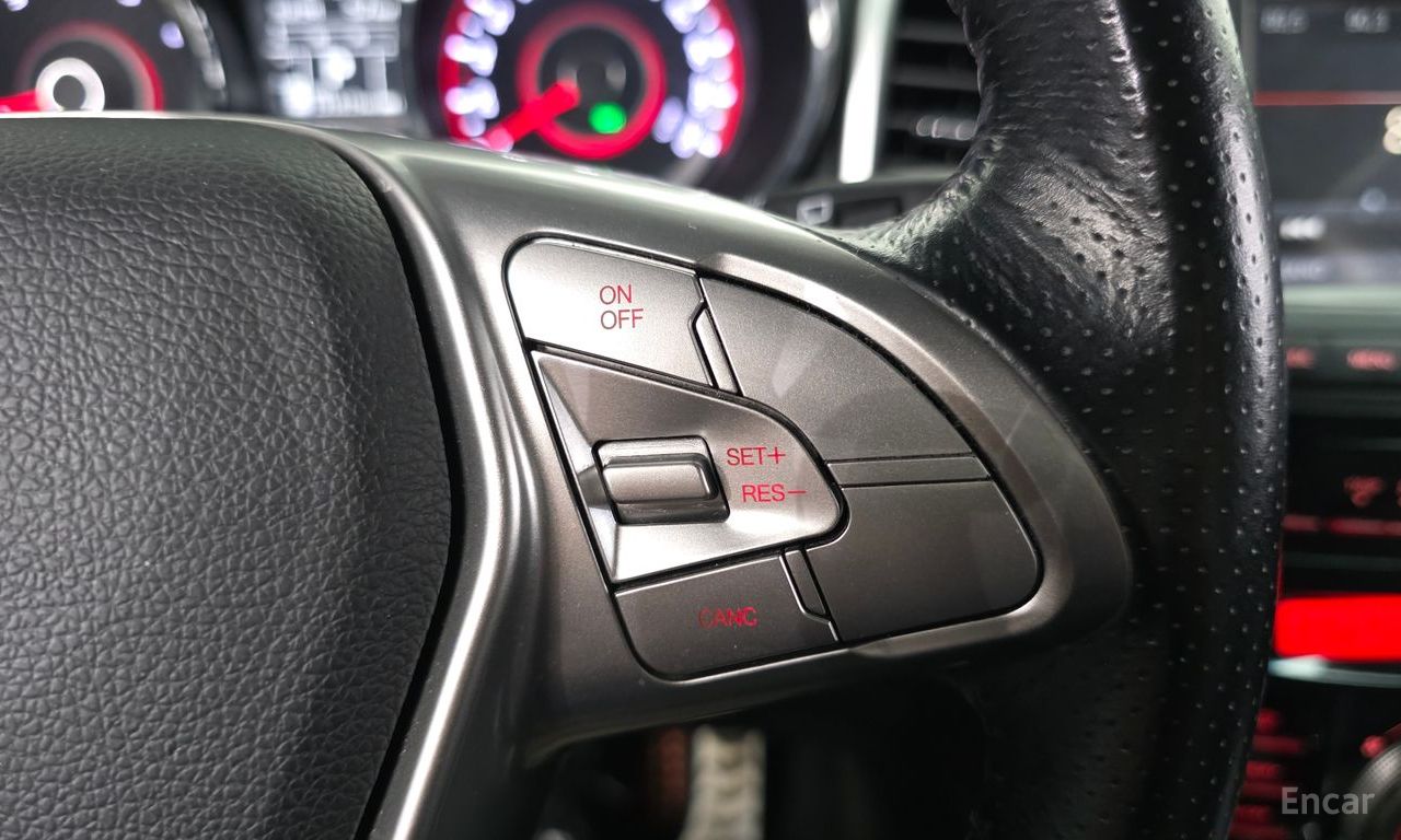 KG Mobility (Ssangyong) Tivoli LX 2WD 2015