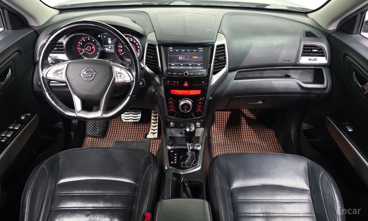 KG Mobility (Ssangyong) Tivoli LX 2WD 2015