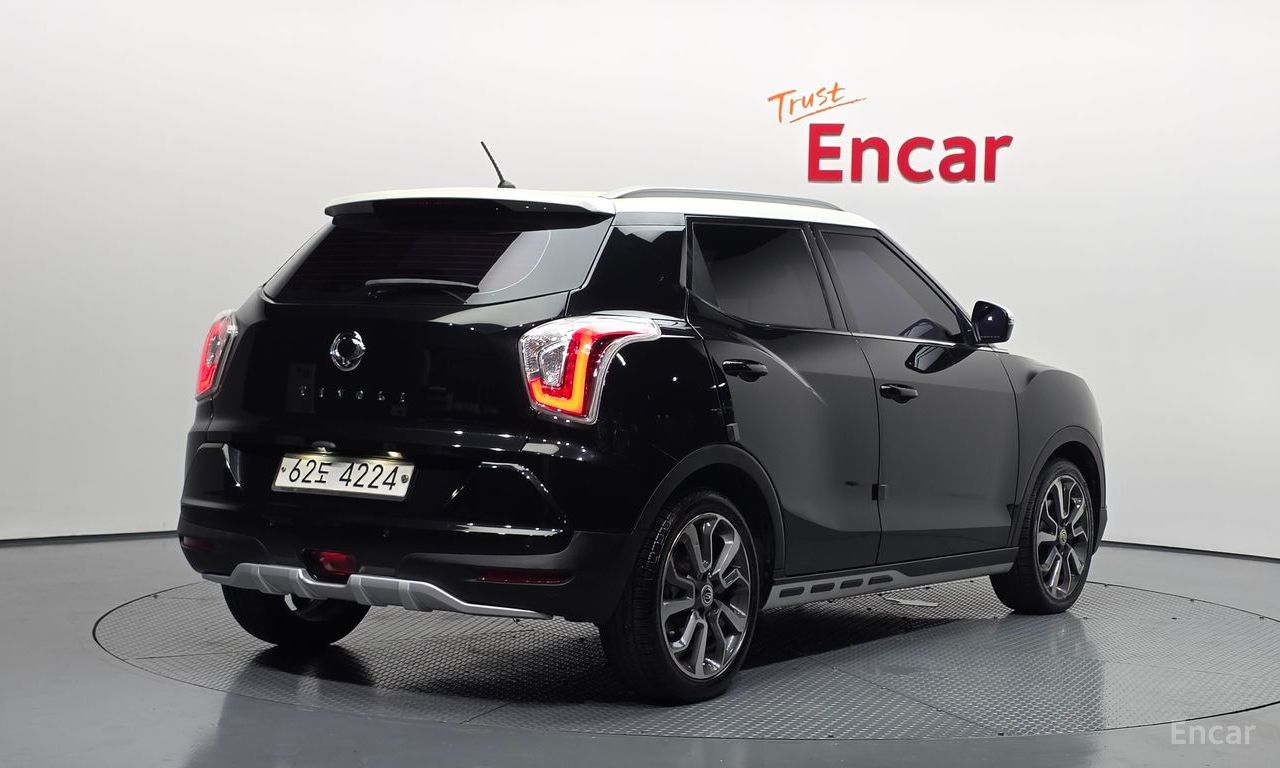 KG Mobility (Ssangyong) Tivoli LX 2WD 2015