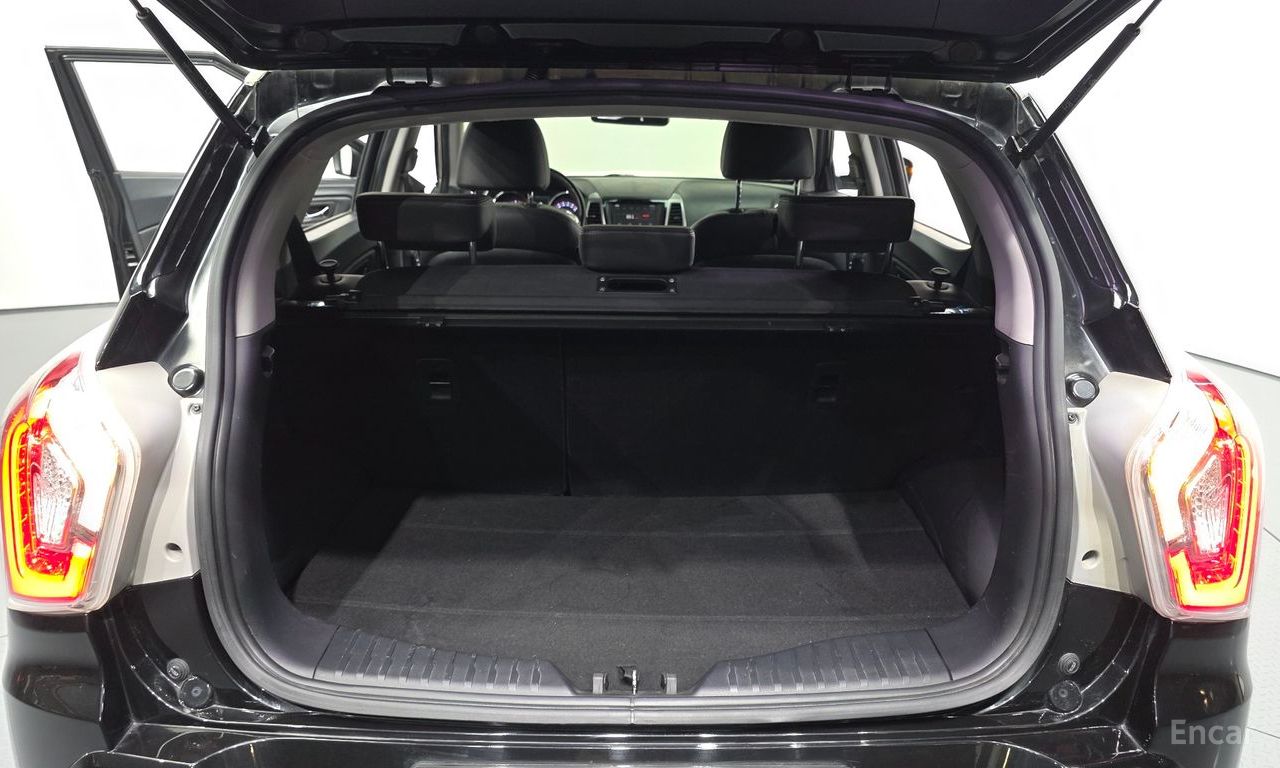 KG Mobility (Ssangyong) Tivoli LX 2WD 2015