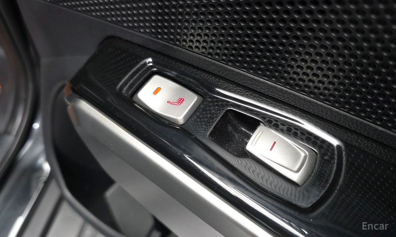 KG Mobility (Ssangyong) Tivoli LX 2WD 2015