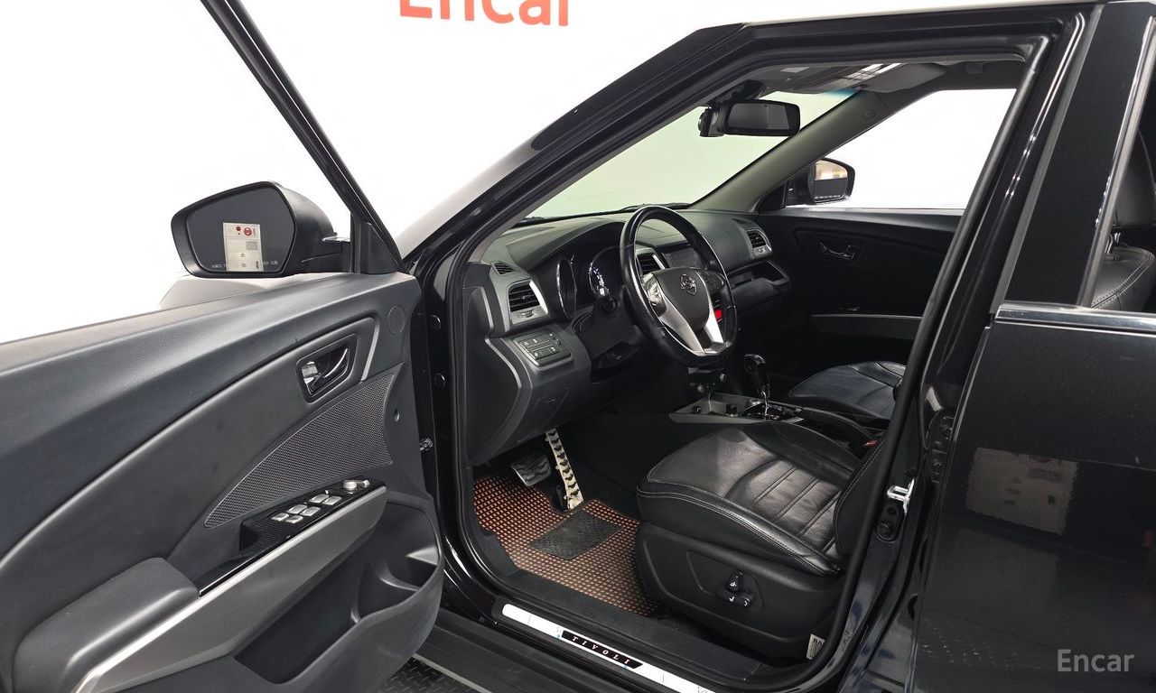 KG Mobility (Ssangyong) Tivoli LX 2WD 2015