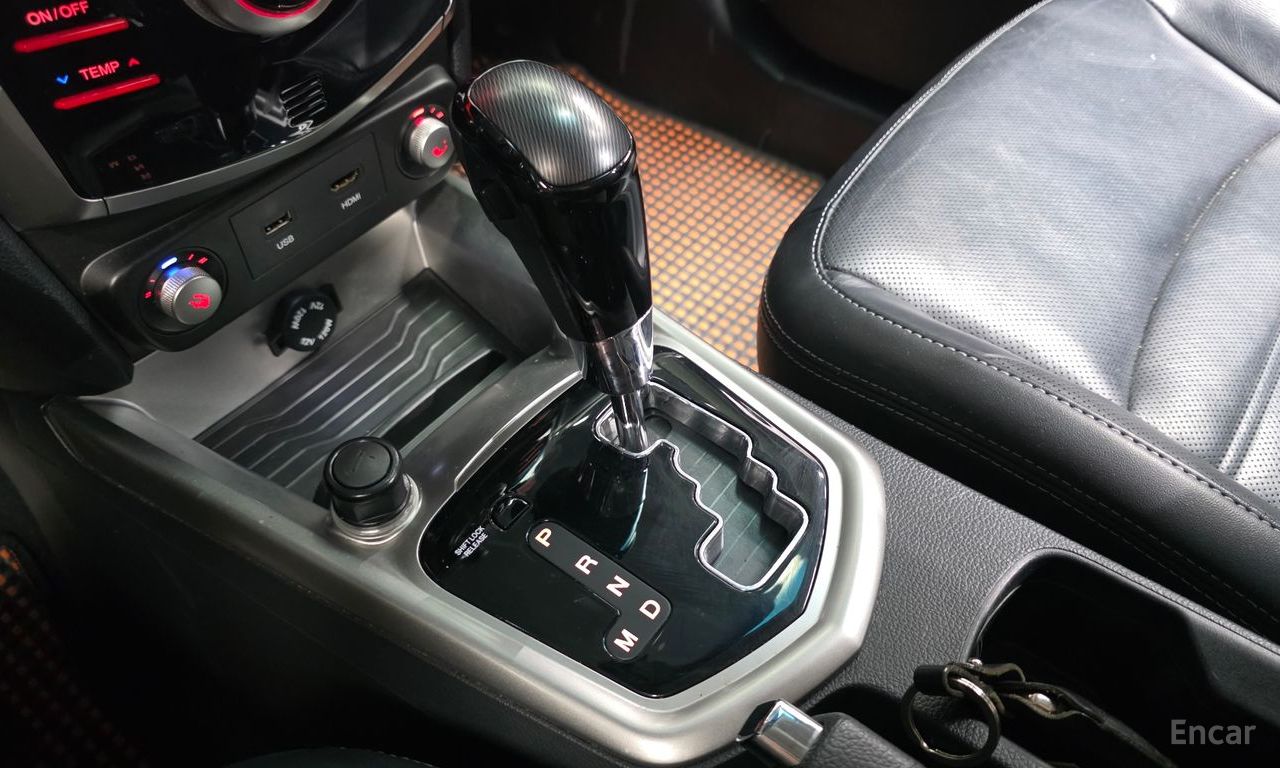 KG Mobility (Ssangyong) Tivoli LX 2WD 2015
