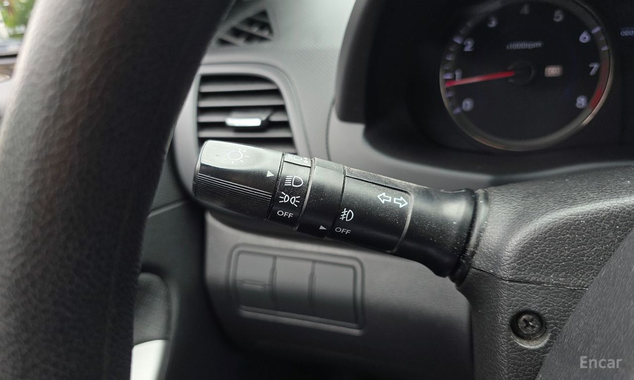 Hyundai Accent (New) 1.4 VVT Premier 2011