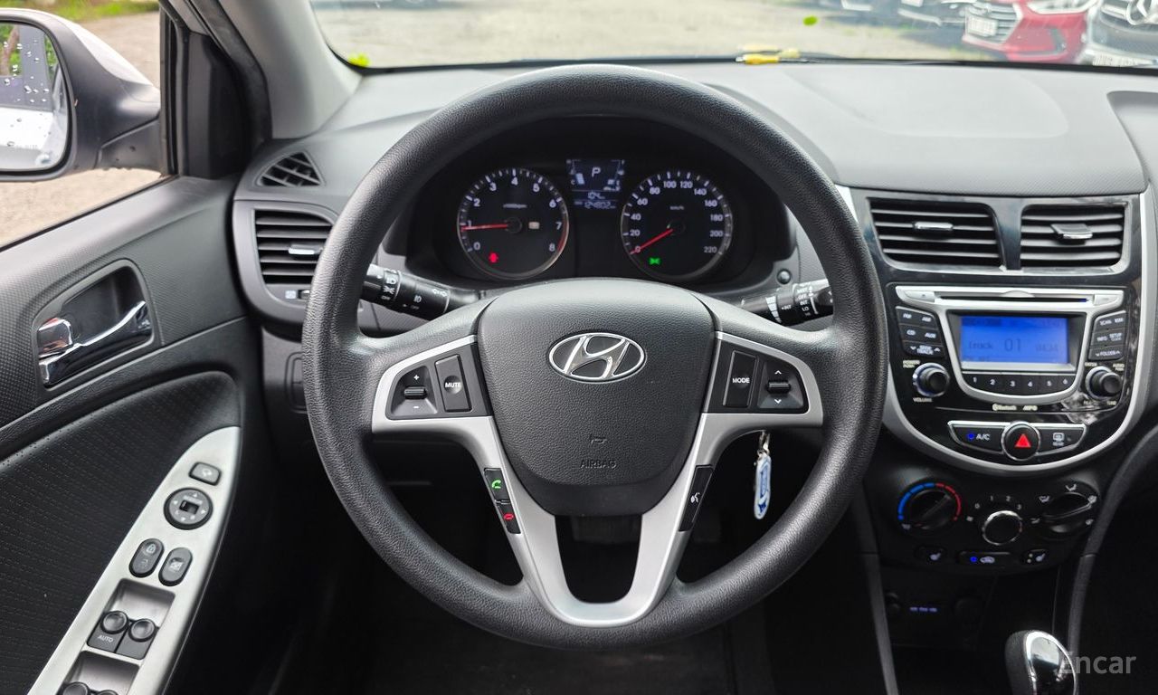 Hyundai Accent (New) 1.4 VVT Premier 2011
