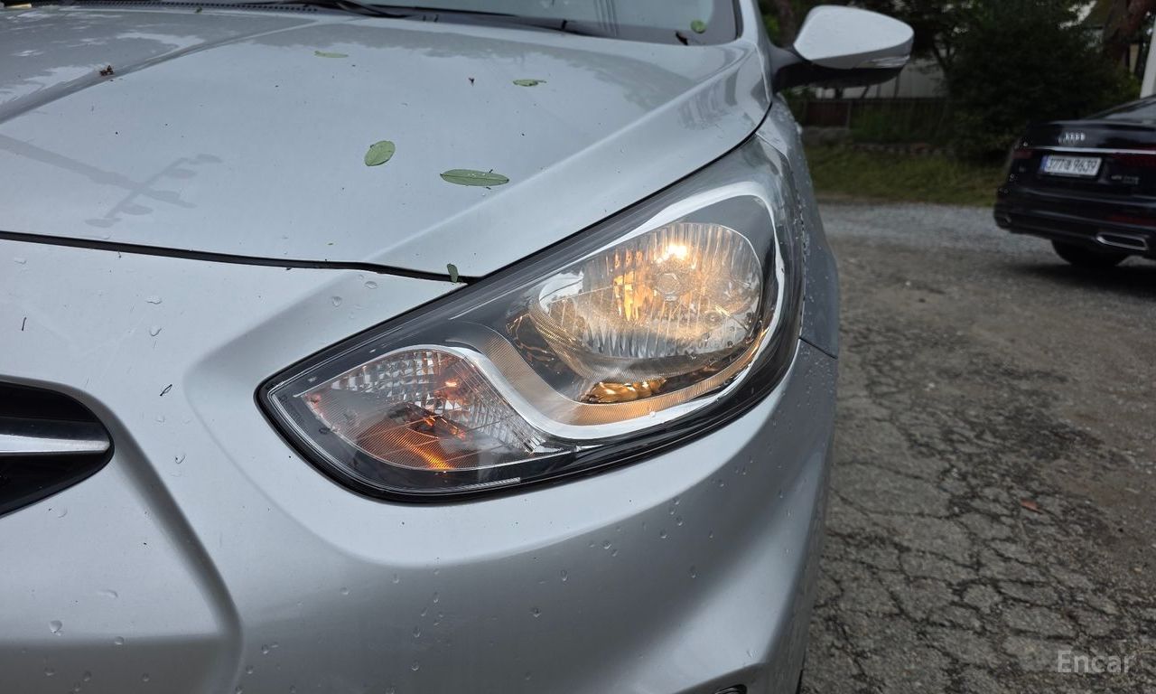 Hyundai Accent (New) 1.4 VVT Premier 2011