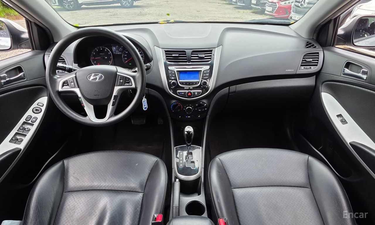 Hyundai Accent (New) 1.4 VVT Premier 2011