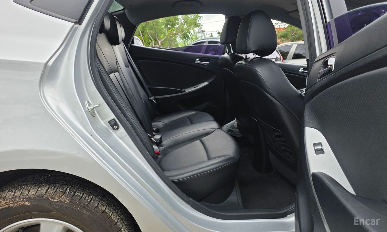 Hyundai Accent (New) 1.4 VVT Premier 2011