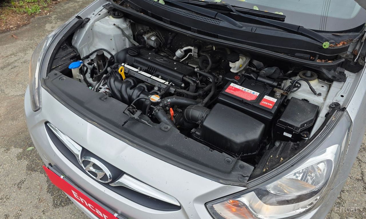 Hyundai Accent (New) 1.4 VVT Premier 2011