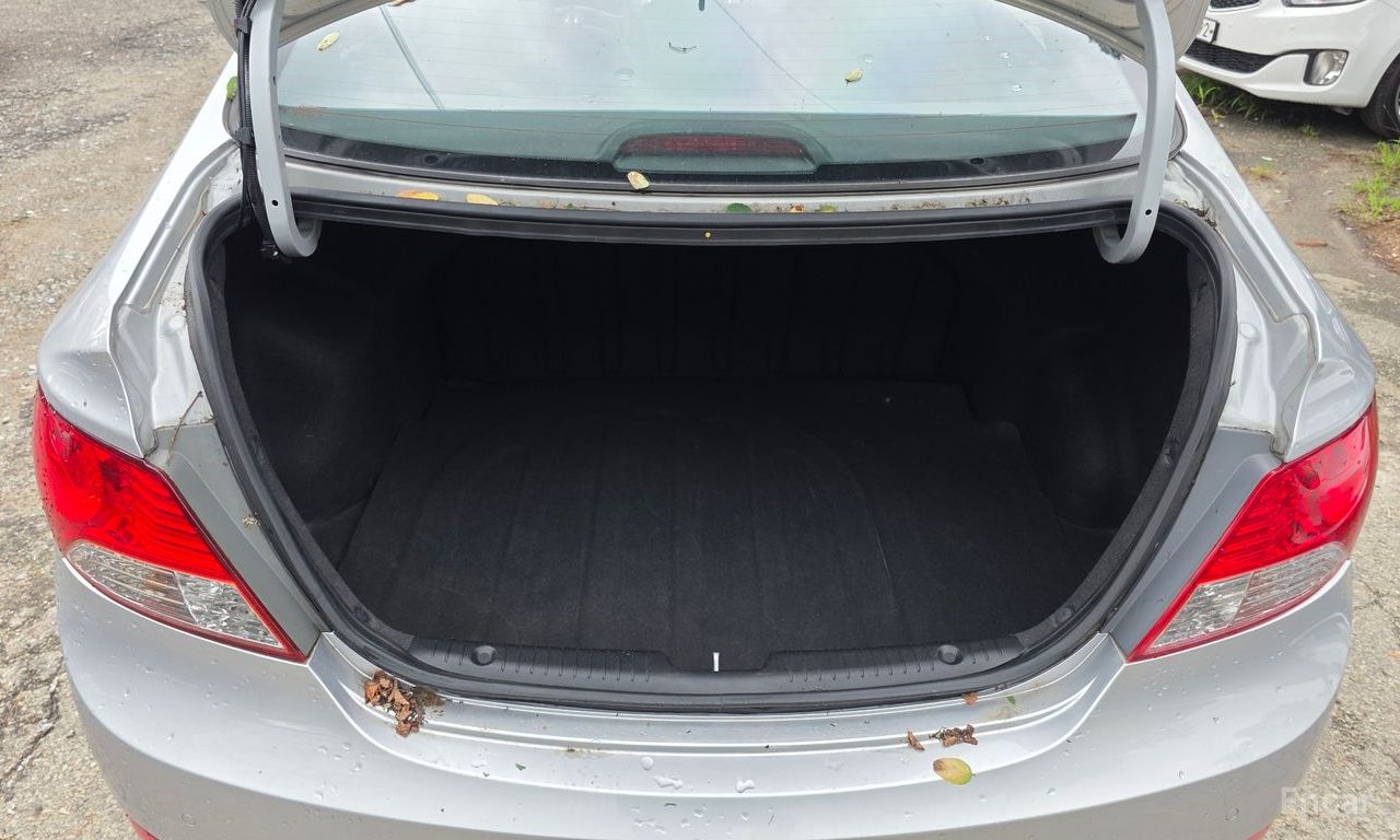 Hyundai Accent (New) 1.4 VVT Premier 2011