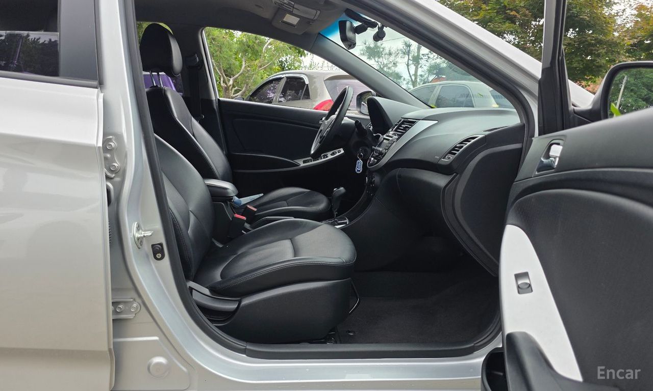 Hyundai Accent (New) 1.4 VVT Premier 2011