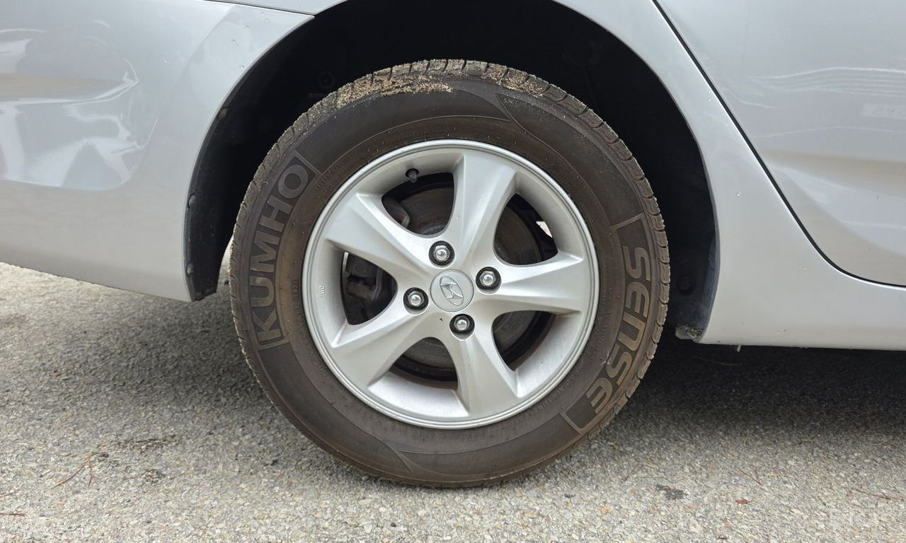 Hyundai Accent (New) 1.4 VVT Premier 2011