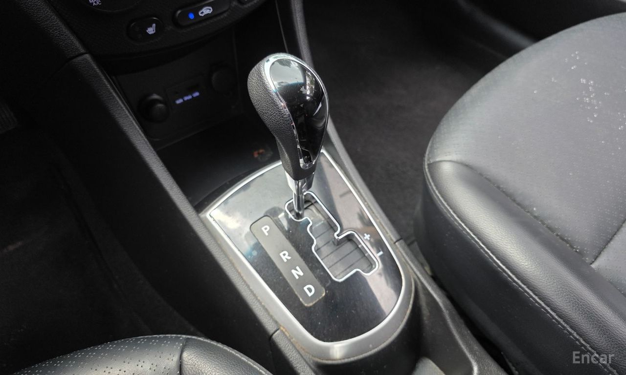 Hyundai Accent (New) 1.4 VVT Premier 2011