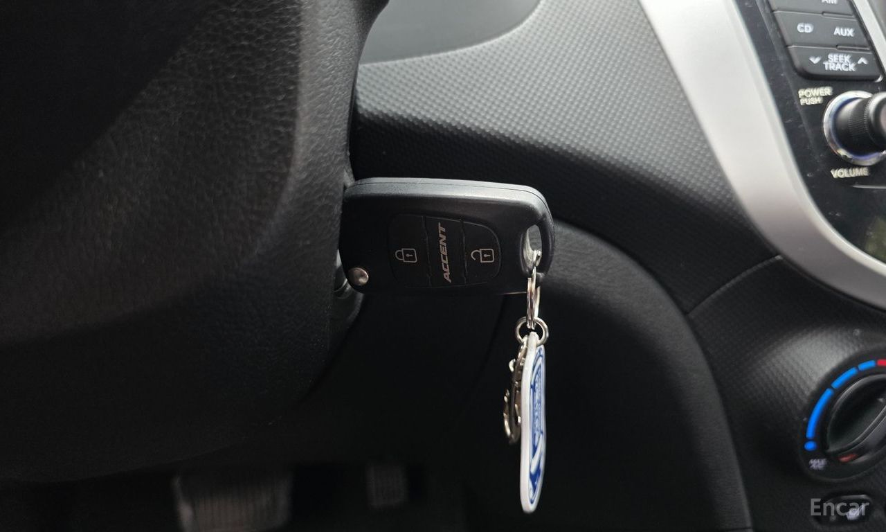 Hyundai Accent (New) 1.4 VVT Premier 2011