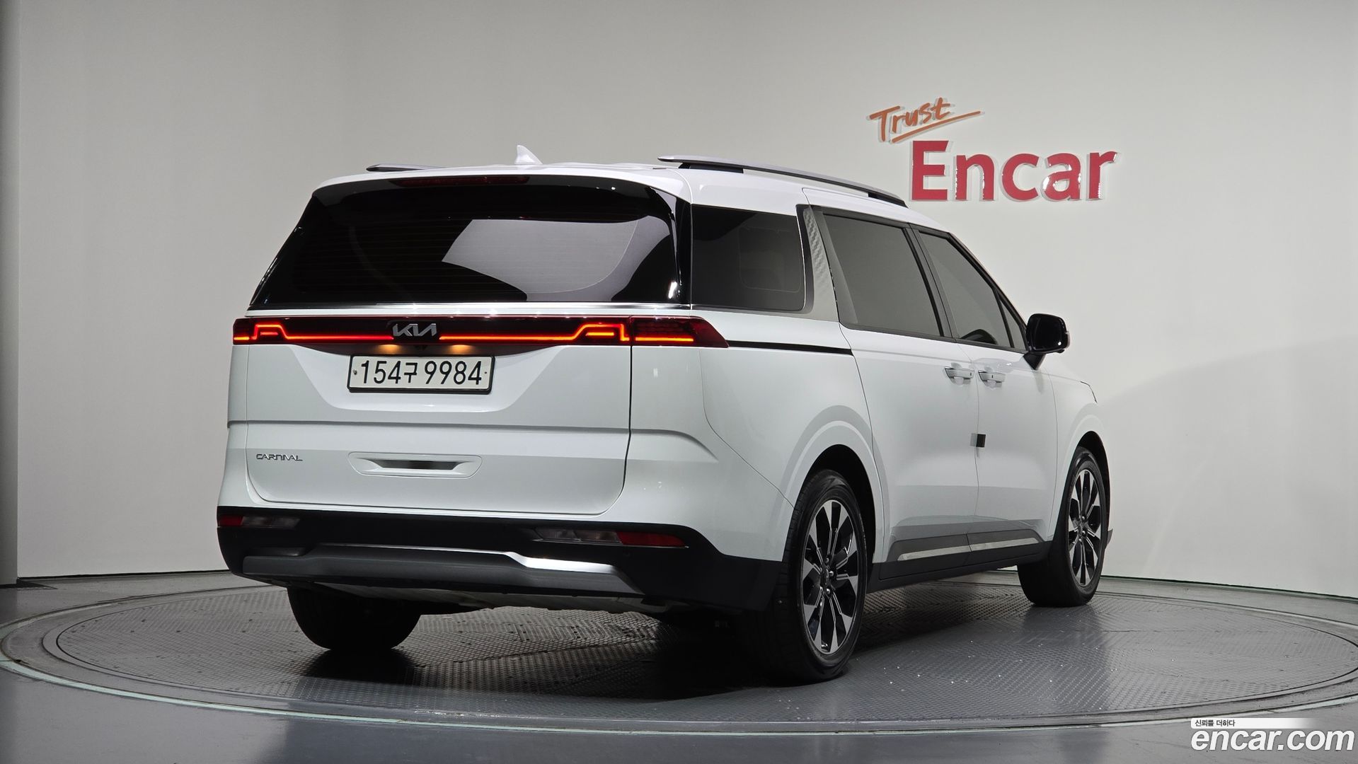 Kia Canival 9-Seater Noblesse