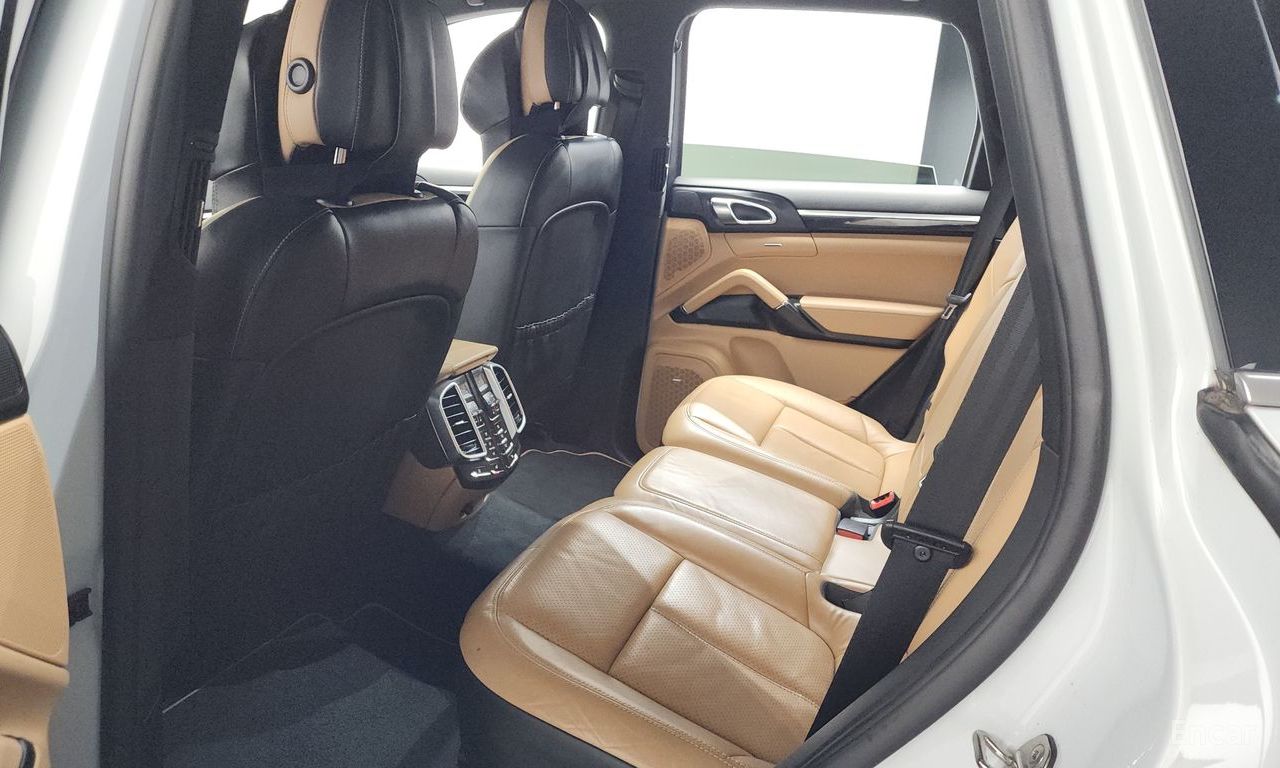 Porsche New Cayenne 3.0 Diesel Platinum Edition 2014