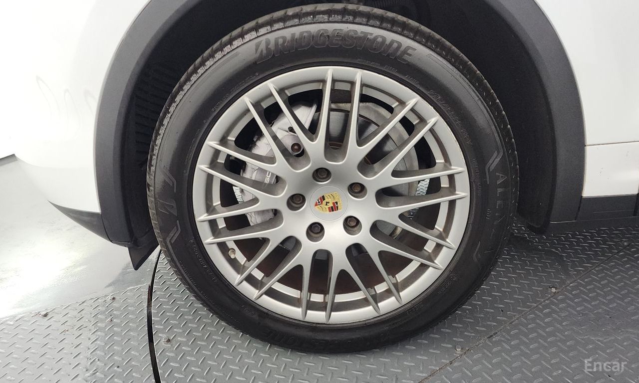 Porsche New Cayenne 3.0 Diesel Platinum Edition 2014