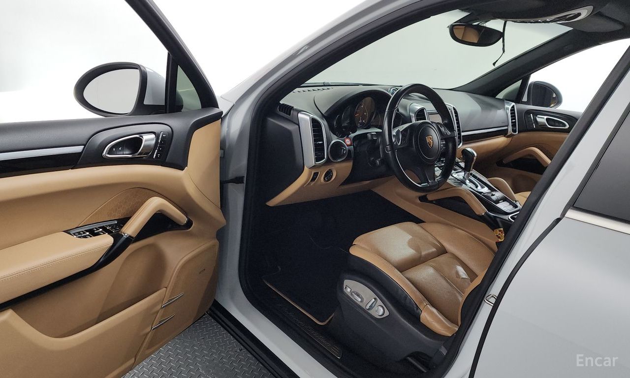 Porsche New Cayenne 3.0 Diesel Platinum Edition 2014
