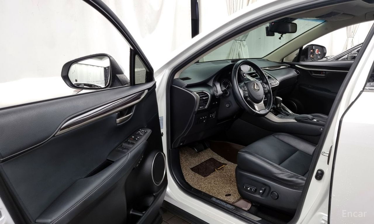 Lexus NX300h Executive 2017