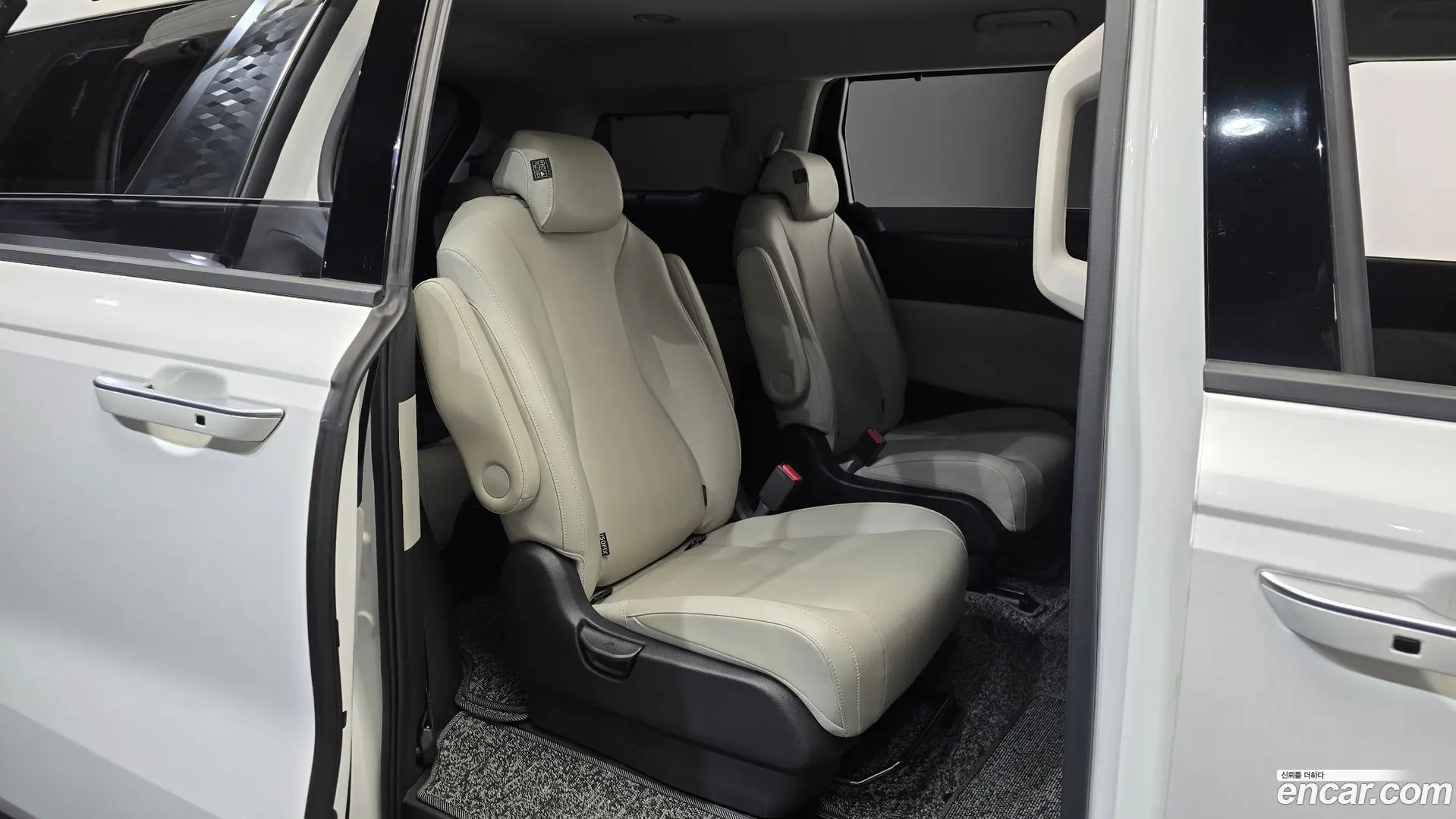 Kia Canival Gasoline 9-Seater Noblesse 2020