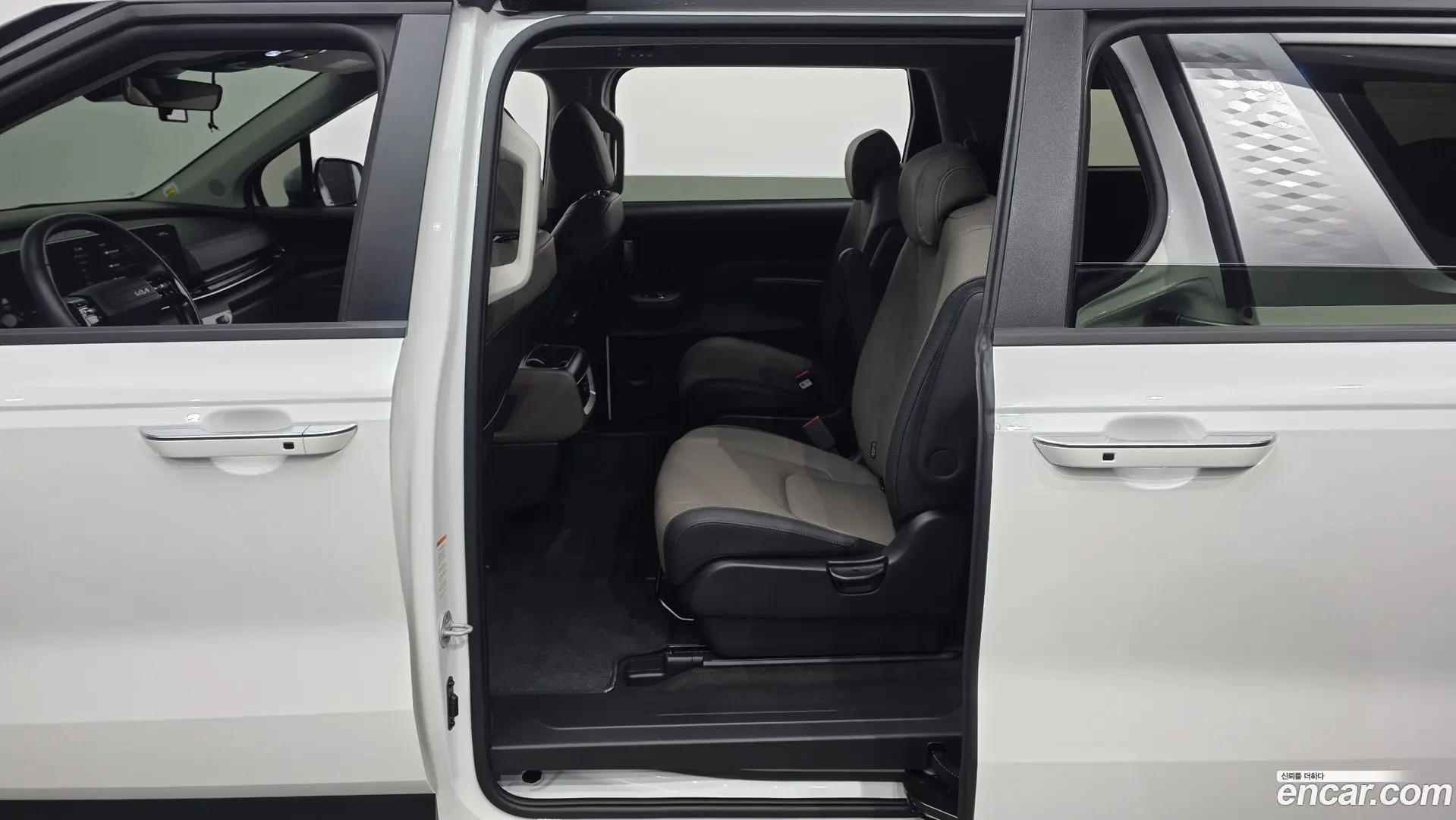 Kia Canival Diesel 9-Seater Prestige