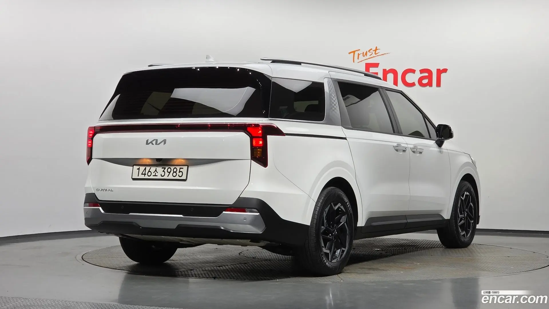 Kia Canival Diesel 9-Seater Prestige