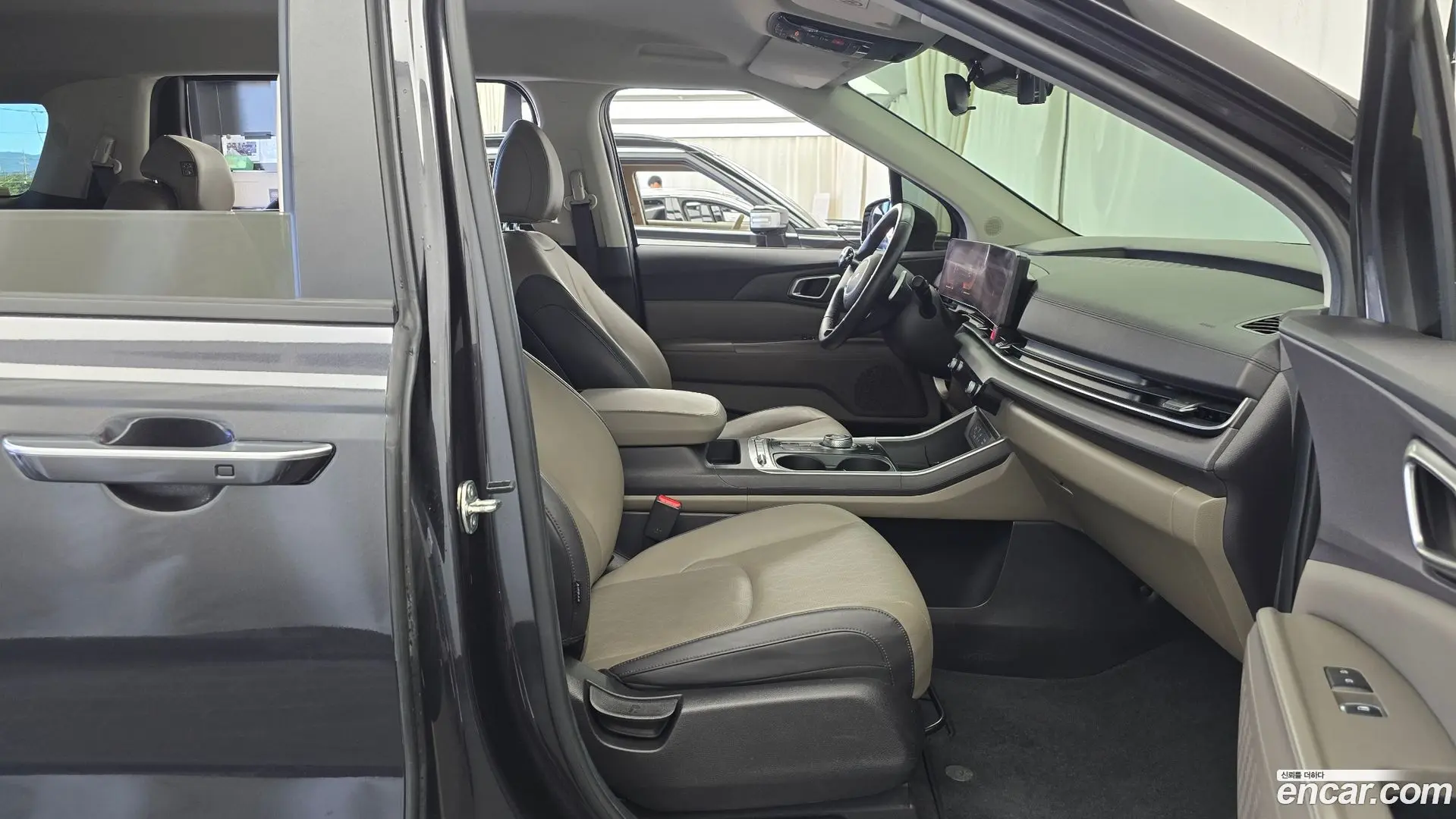 Kia Canival Diesel 9-Seater Prestige