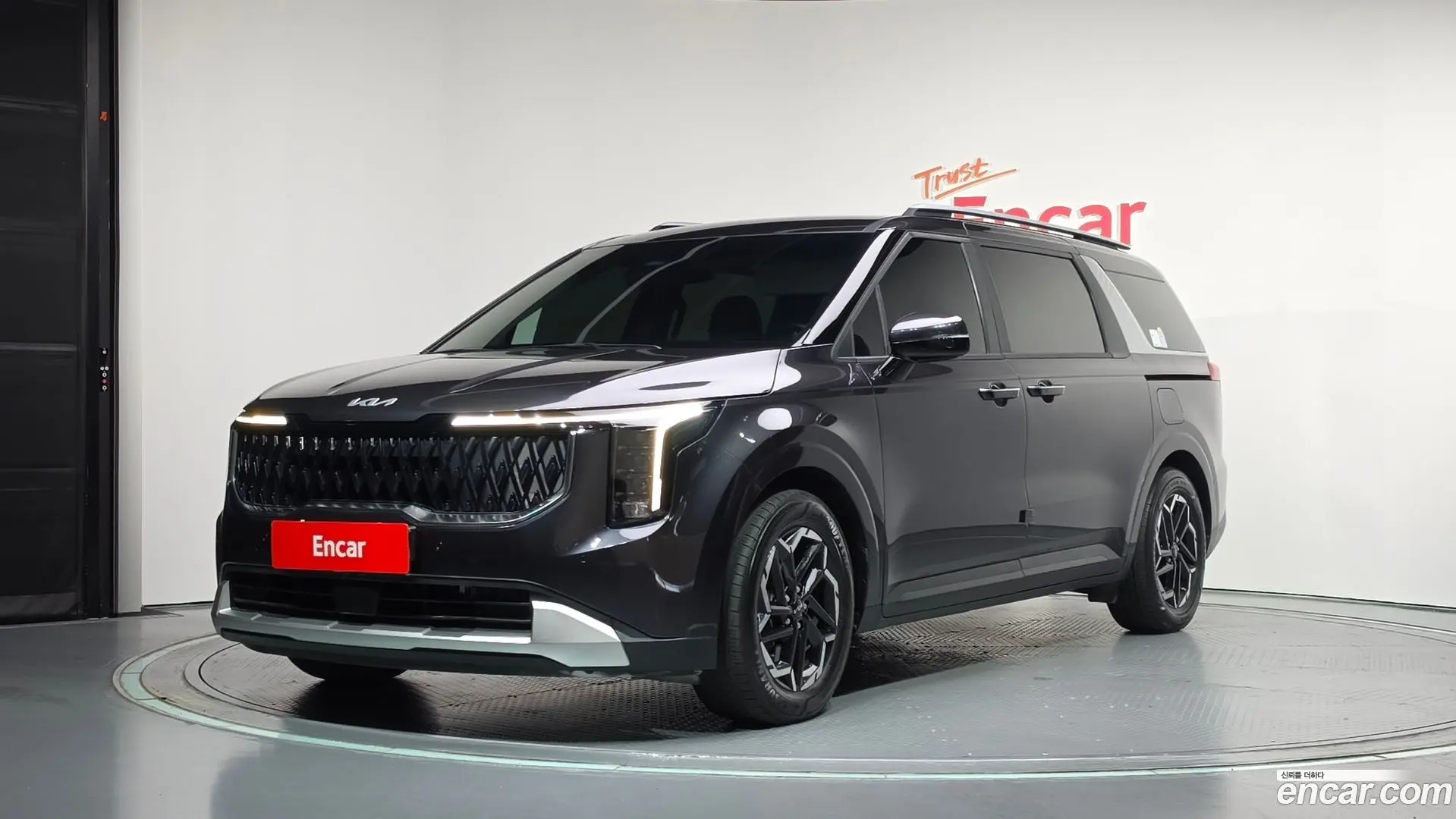 Kia Canival Diesel 9-Seater Prestige