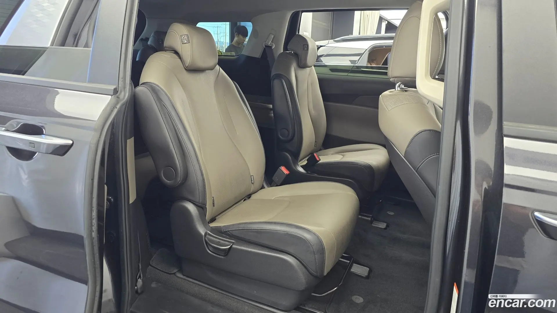 Kia Canival Diesel 9-Seater Prestige