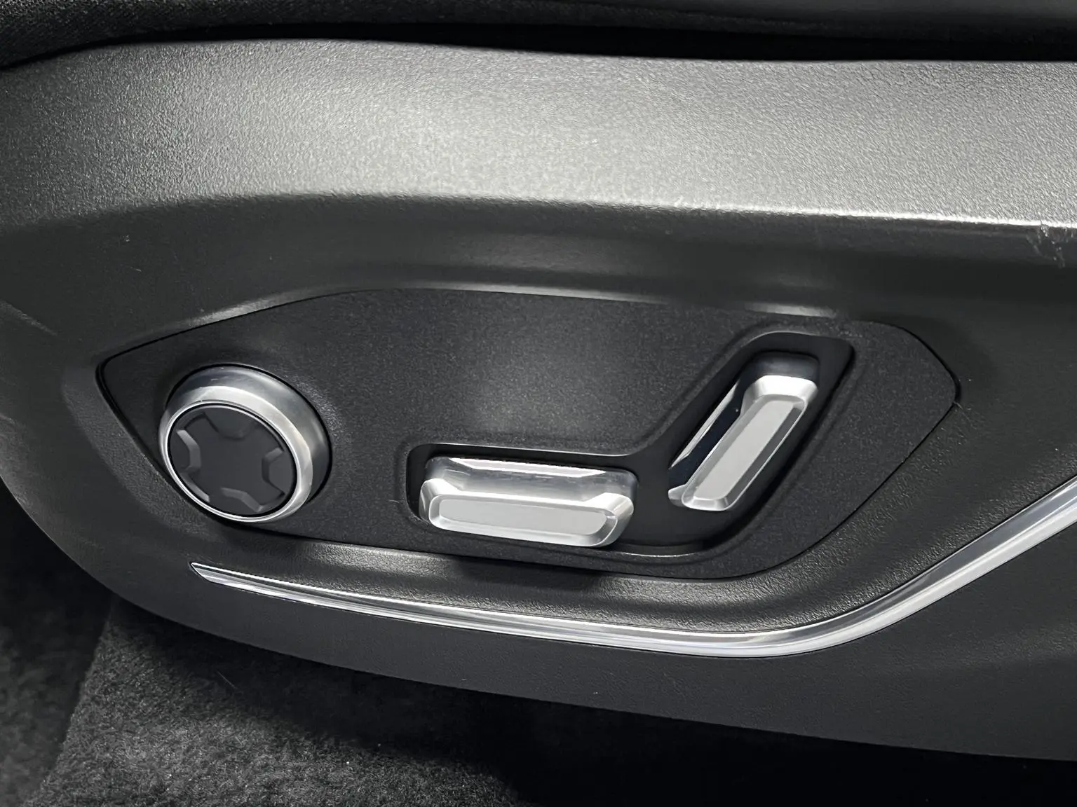 Lynk & Co 05 2022 2.0TD 2WD Shine Halo