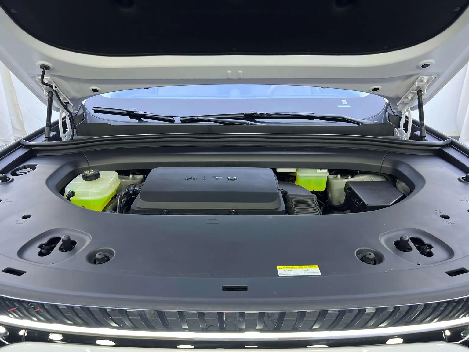 AITO AITO AITO M8 2025 EREV Max+ 5 seat 4WD (192 LiDAR )